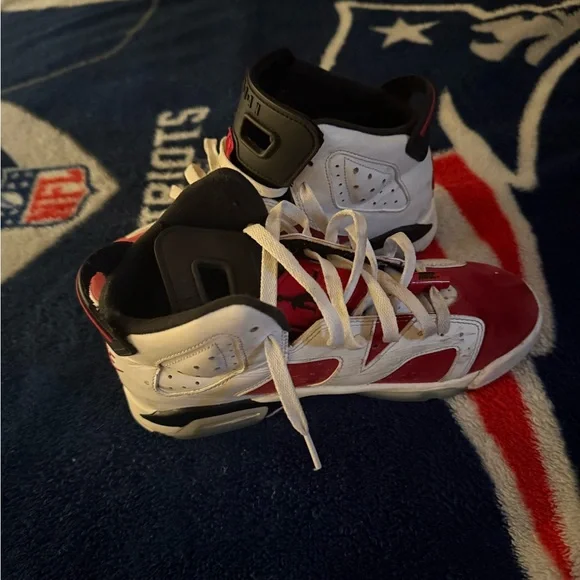 Jordan Kids Shoes Red and White - Picture 5 of 6